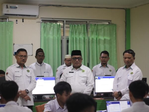 Kakanwil Kemenag Sulut Monitoring TKA di MAN Model 1 Manado